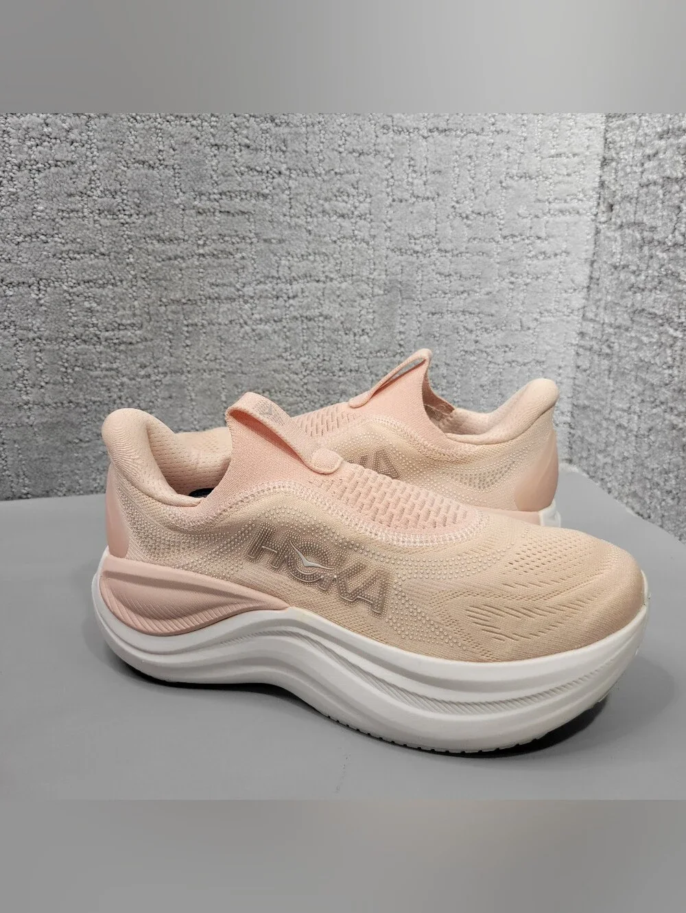 Hoka Skyward Laceless Women's Size US 7B Rose Latte/Rose Cream Recovery Shoes